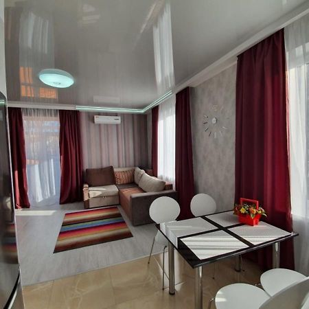 Lux New Apartment 2019 ハルキウ エクステリア 写真