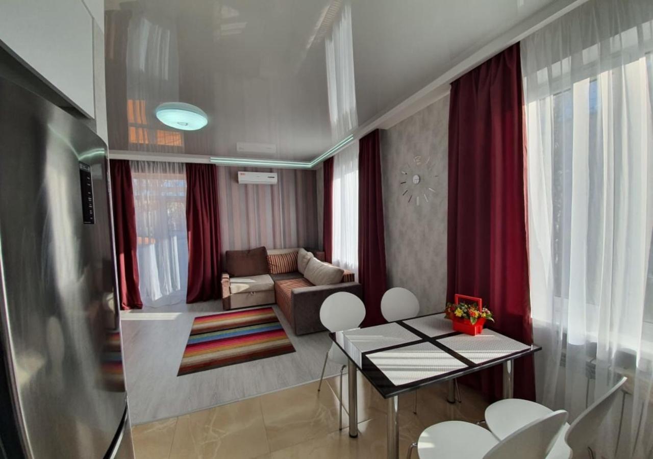 Lux New Apartment 2019 ハルキウ エクステリア 写真