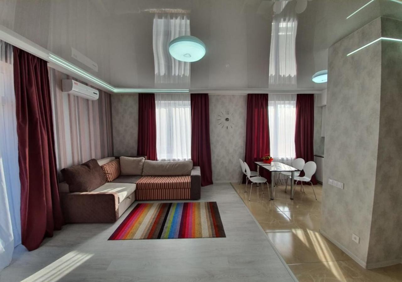 Lux New Apartment 2019 ハルキウ エクステリア 写真