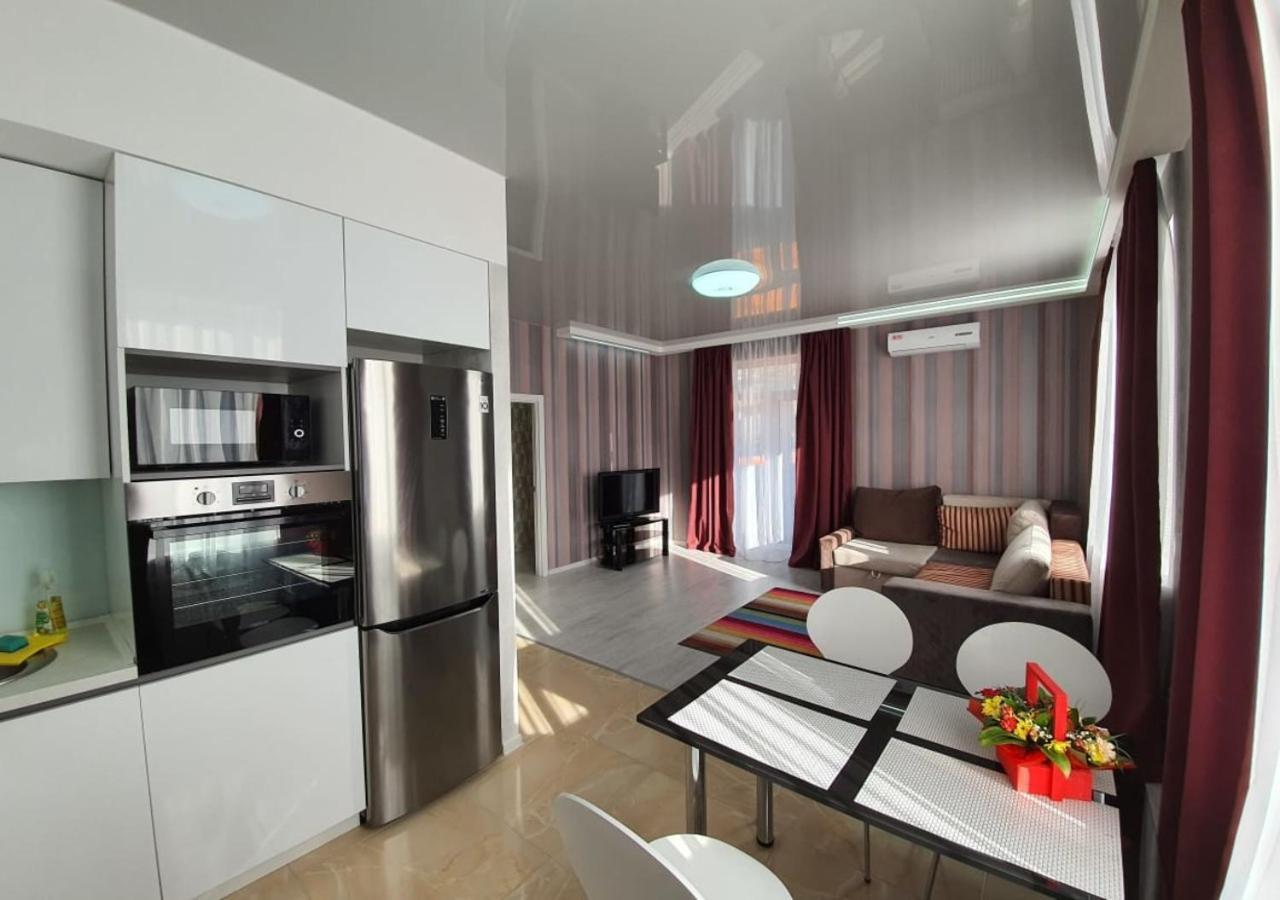 Lux New Apartment 2019 ハルキウ エクステリア 写真
